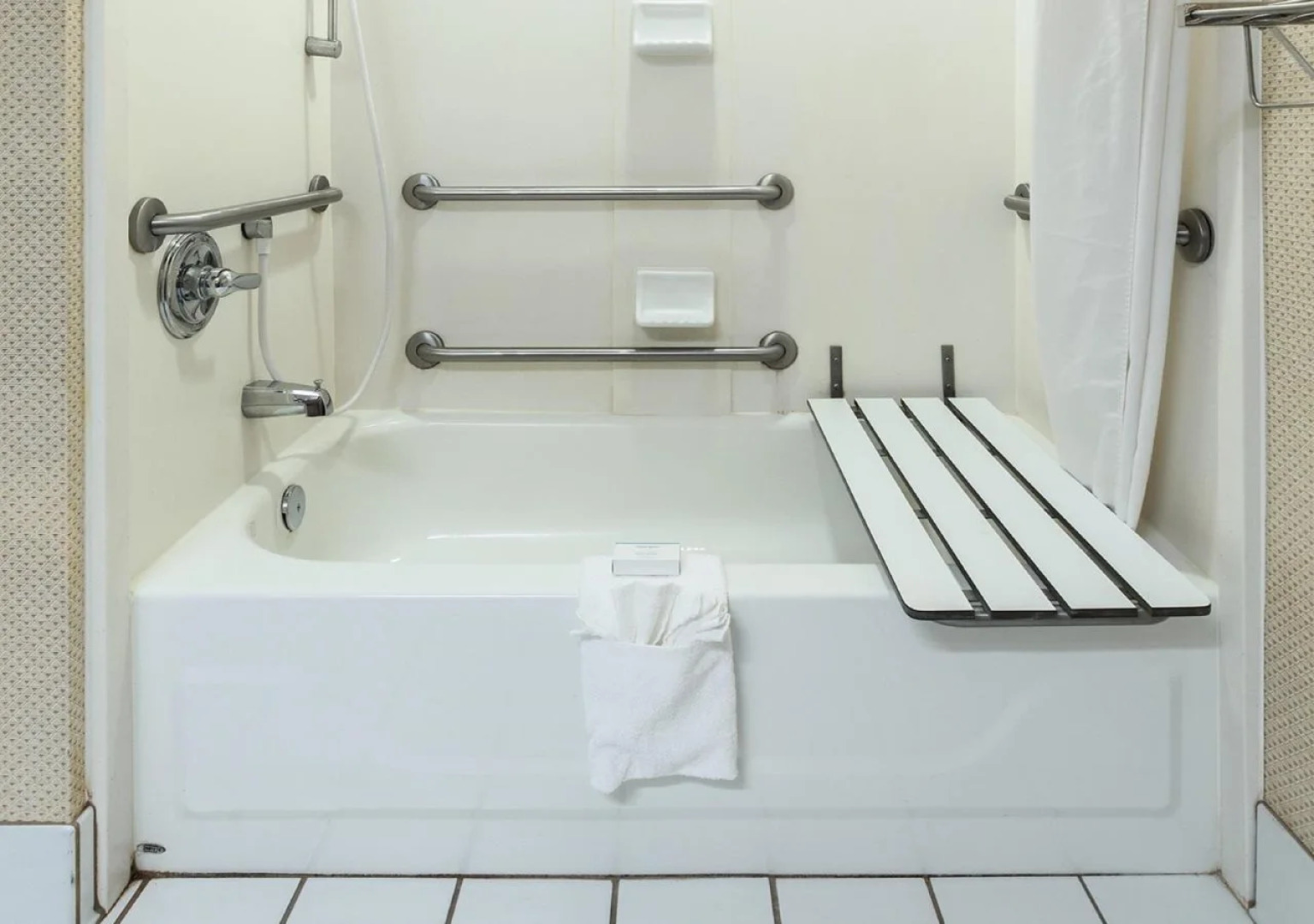 Comfort Inn & Suites Mt. Holly - Westampton