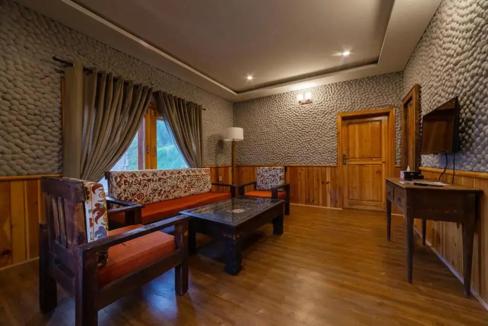 Roomy Daastaan Hotel, Karimabad Hunza