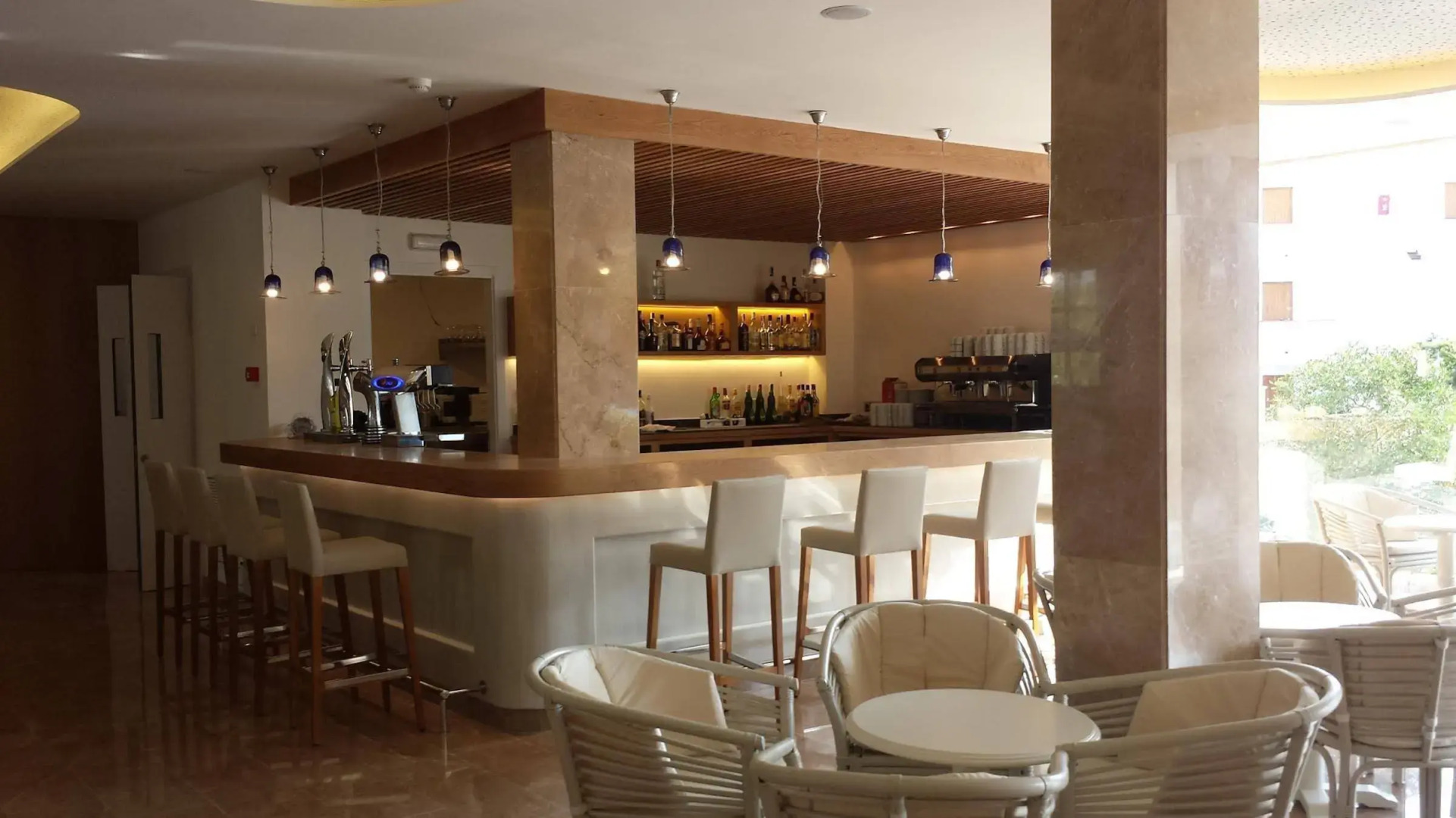 Puerto Azul Suite Hotel