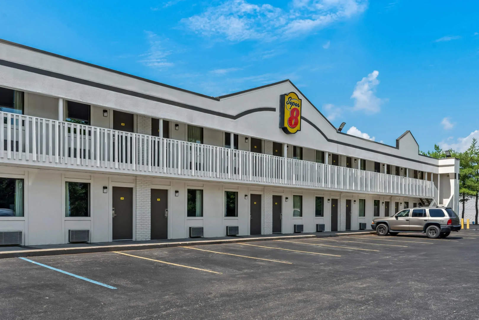 Super 8 by Wyndham Brownsburg