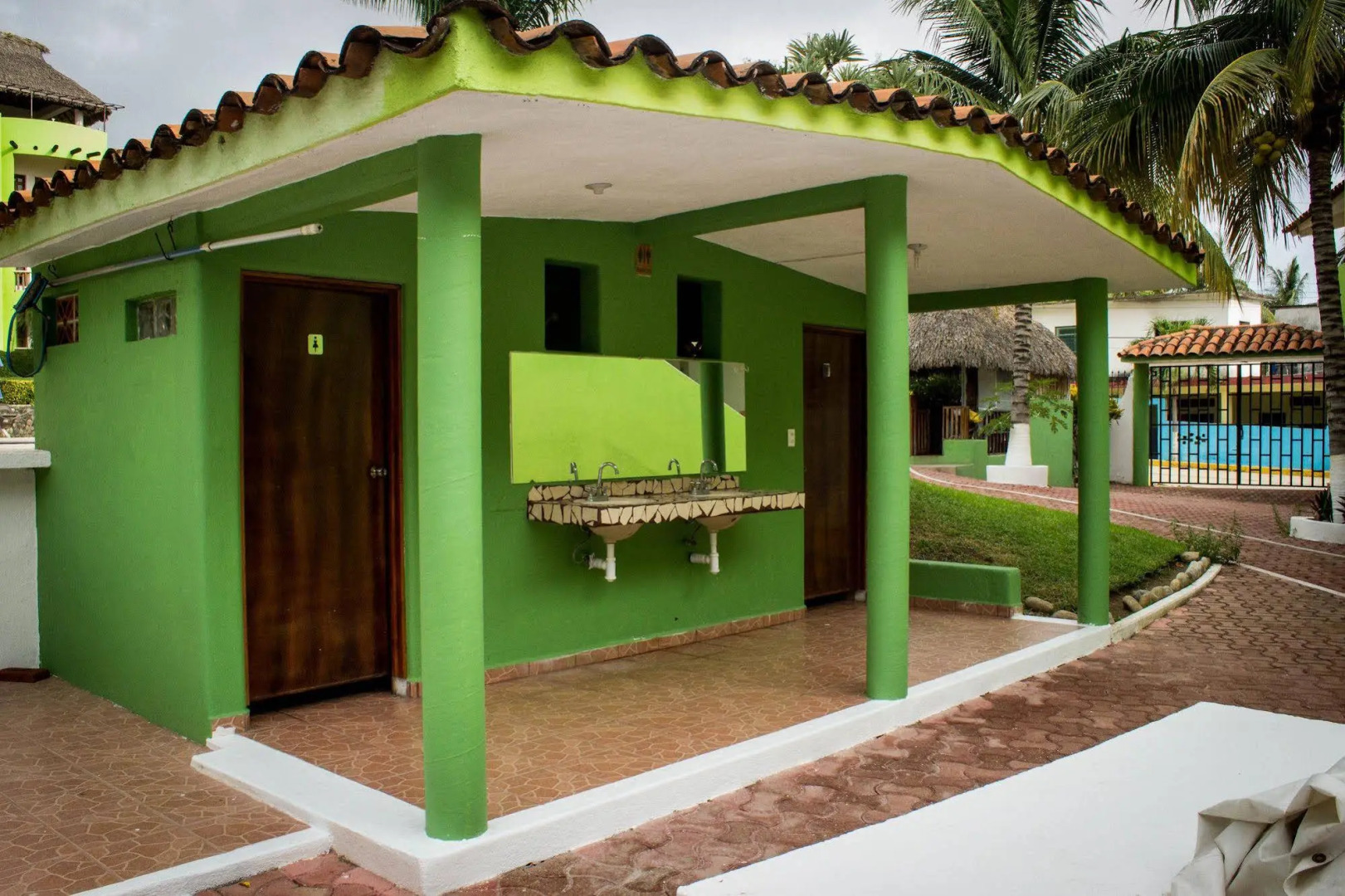 Suites & Hotel Punta Esmeralda