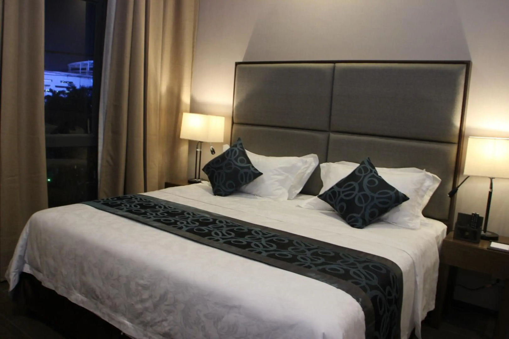 Golden Phoenix Hotel - Manila