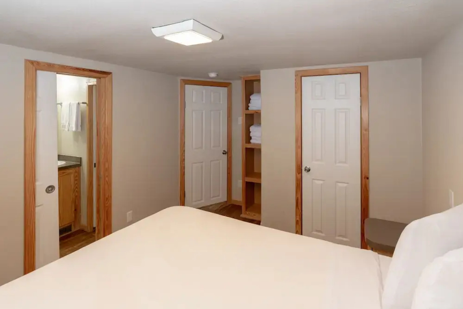 Hill Country Cottage and RV Resort