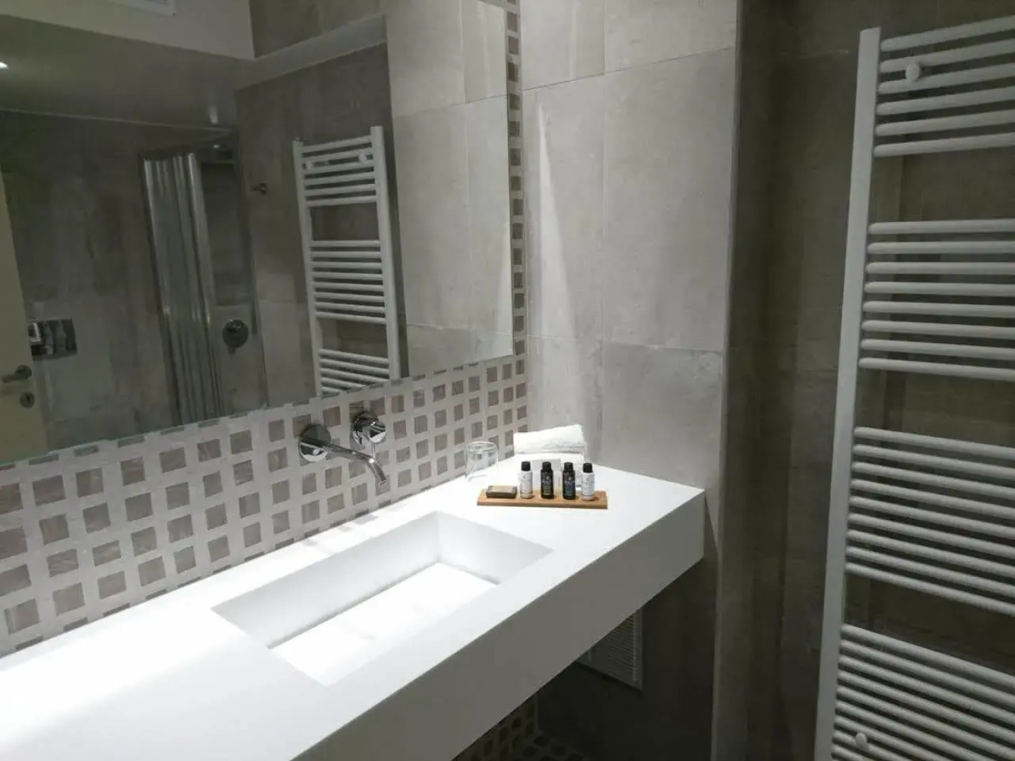 Mirivili Rooms & Suites Hotel