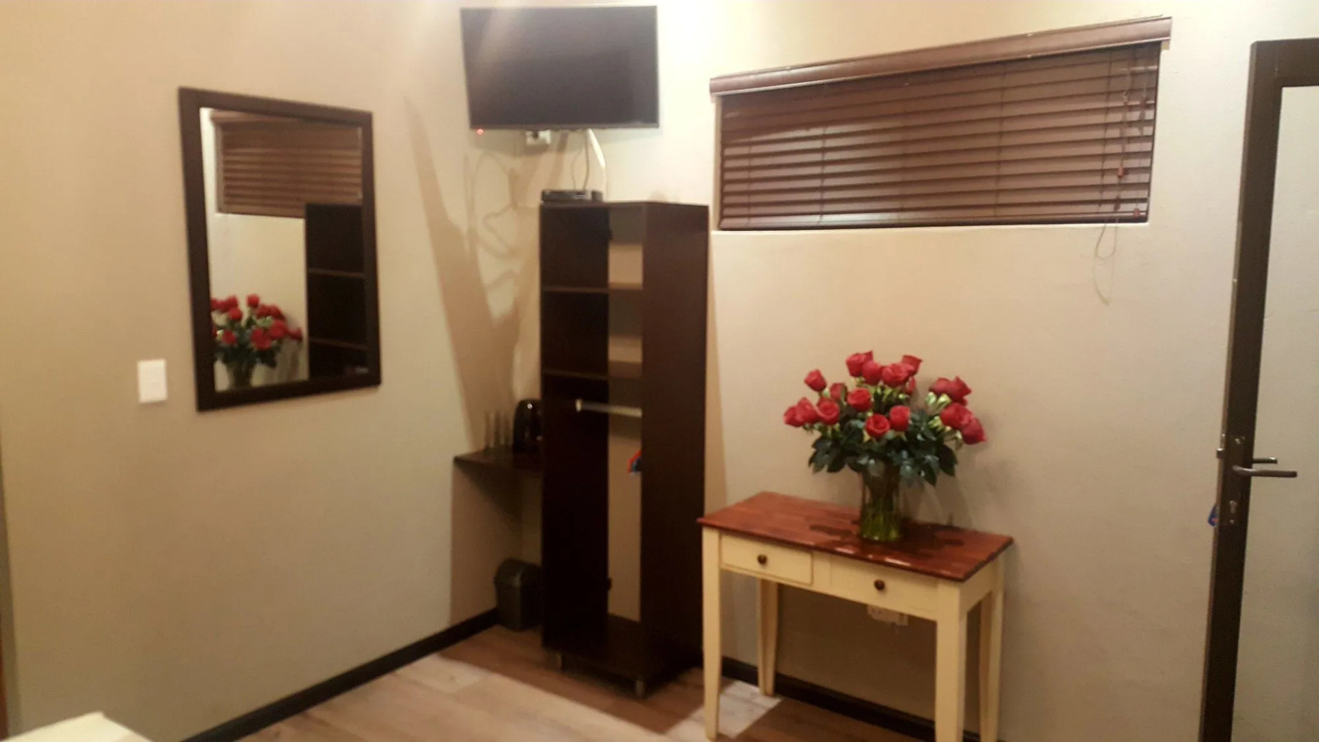 Aerotropolis Guest Lodge