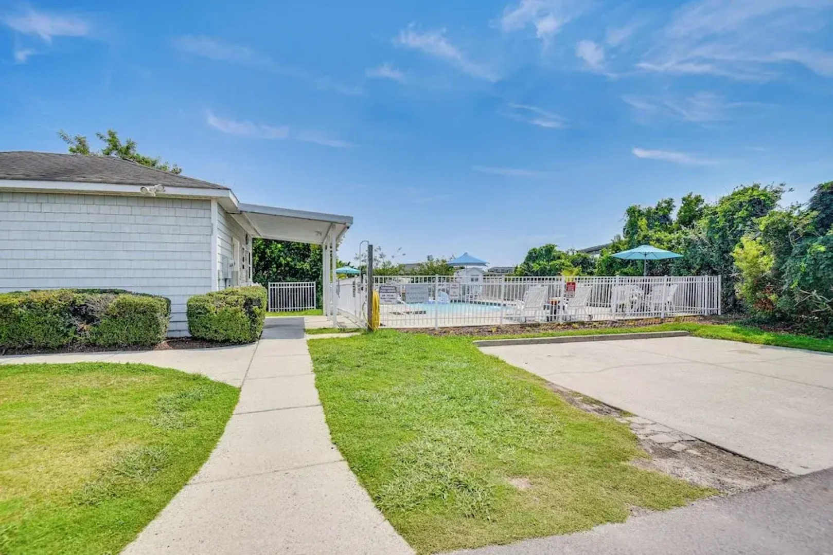 Pools, Boat Ramp & More: Cottage in Virginia Beach