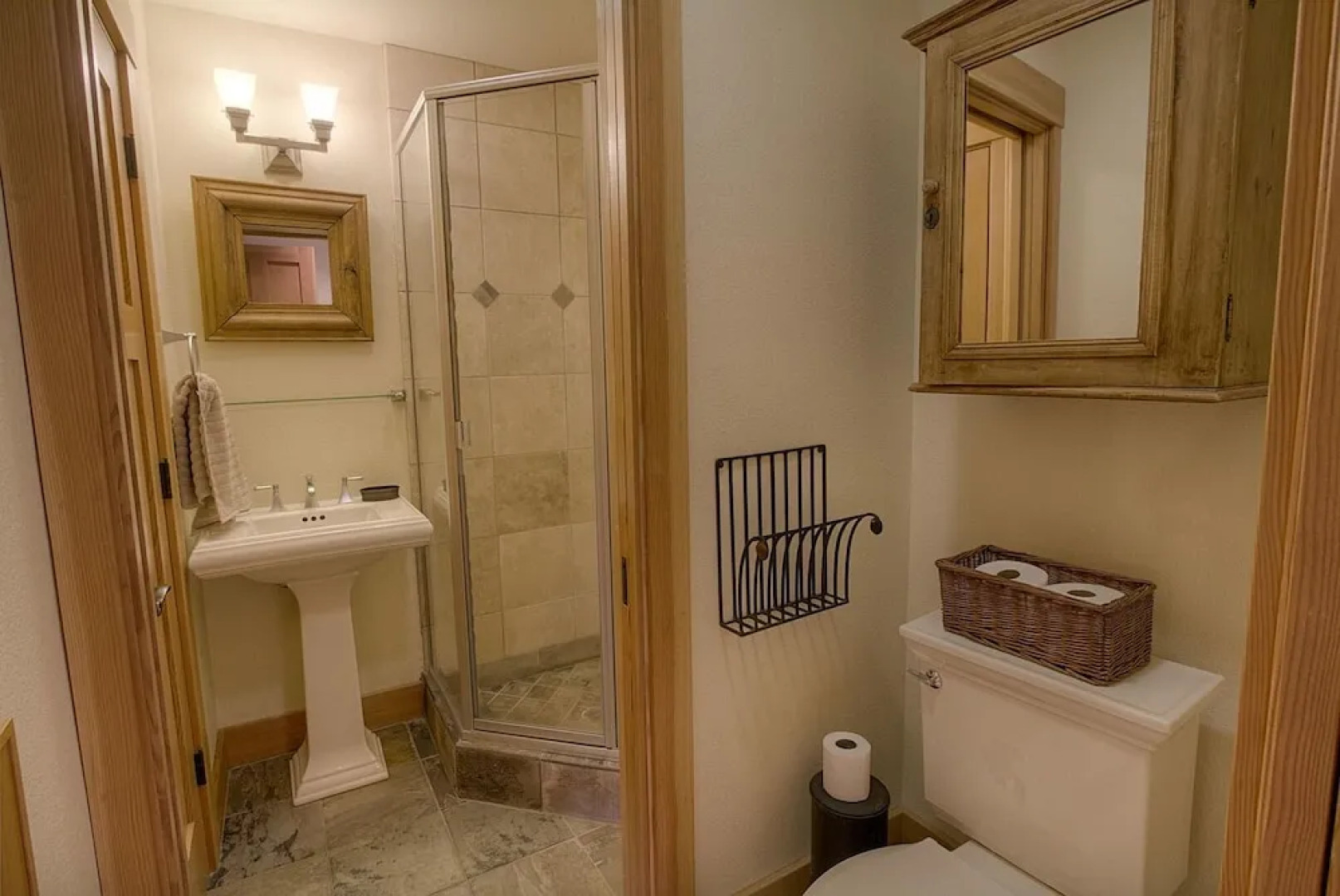 Fallen Leaf Relief 5 Bedroom Home by Redawning