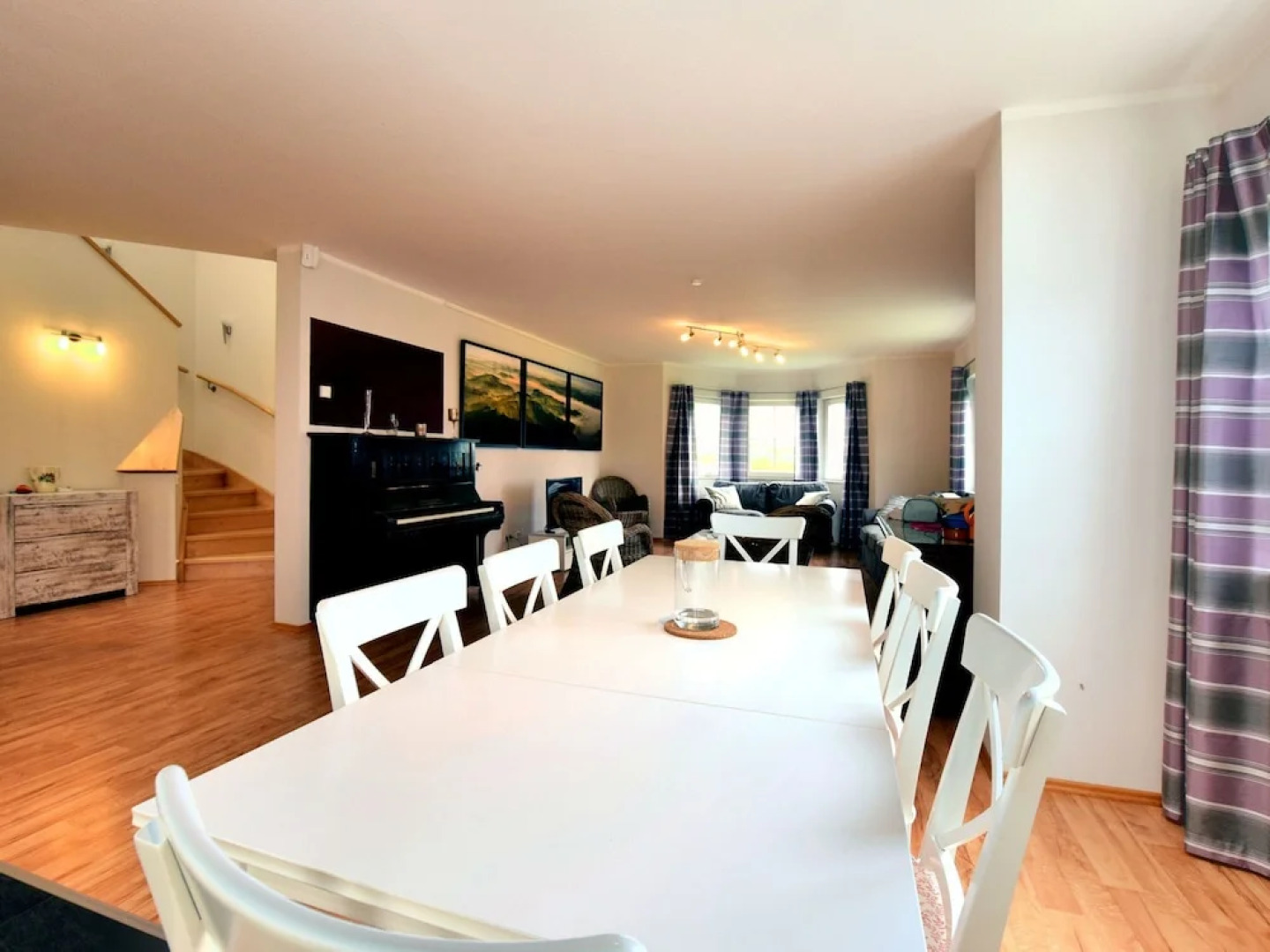 Beautiful House With Sauna, Modern Interior and Enormous, Park-like Garden