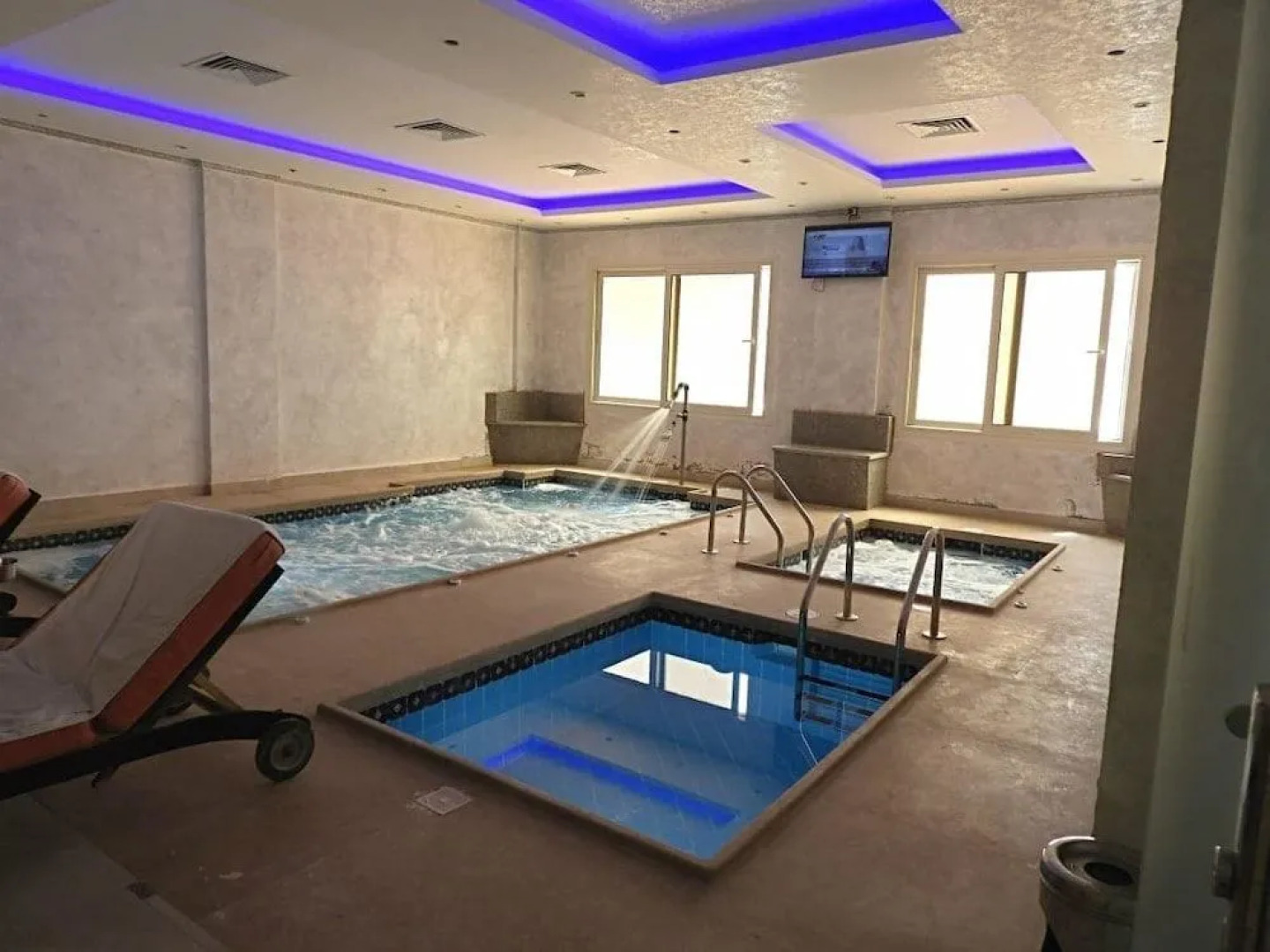 Byoot Bay Hotel & Resort