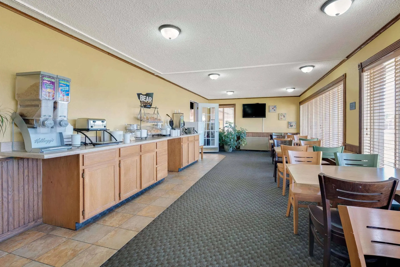 Travelodge by Wyndham Grand Forks