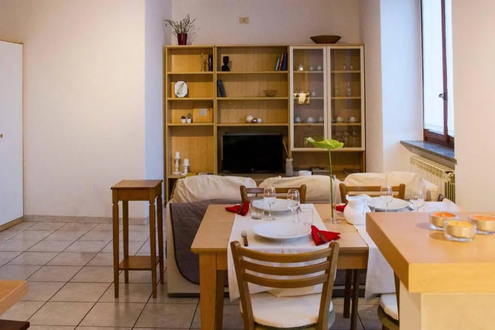 ALTIDO Lively 2 bedroom Apt with Parking close to Como