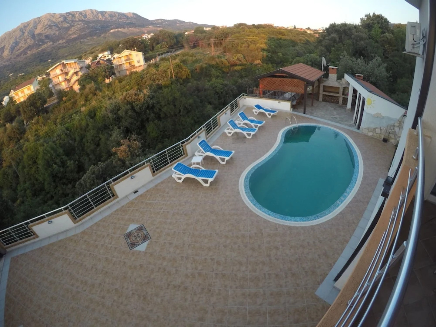 Belvedere Apartments with Seaview