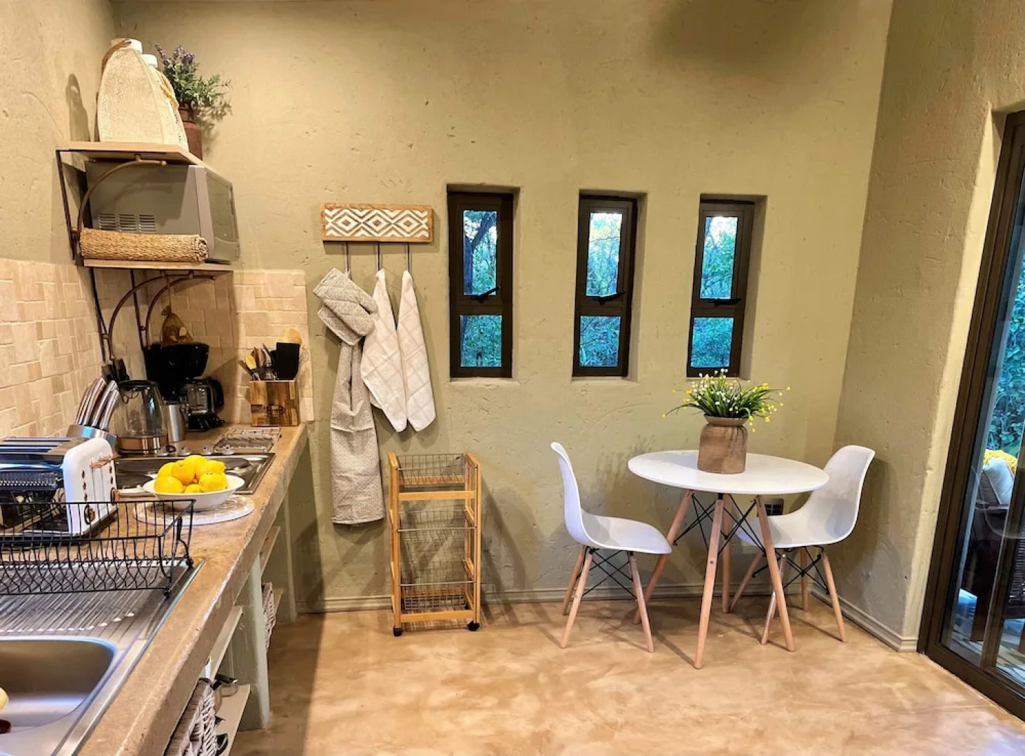 iKhaya LamaDube Game Lodge