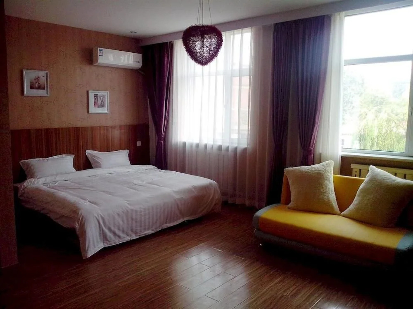 City 118 Chain Hotel