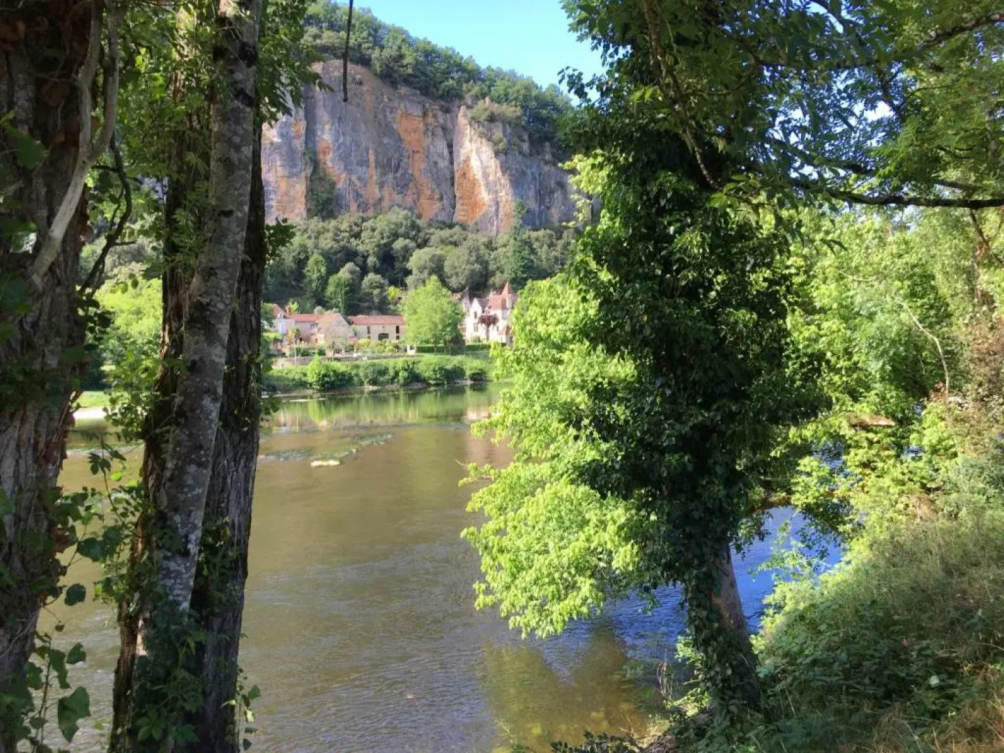 Par la Riviere (Adults Only)