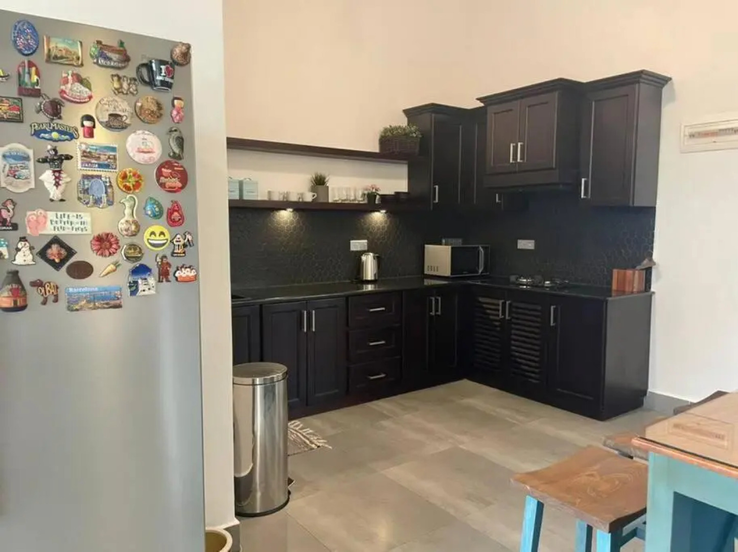 Lovely 2-bedroom holiday home with free parking.