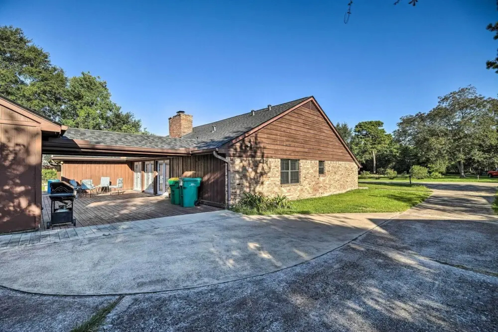 Spacious Seabrook Home w/ Patio: 1 Mi to Beach!