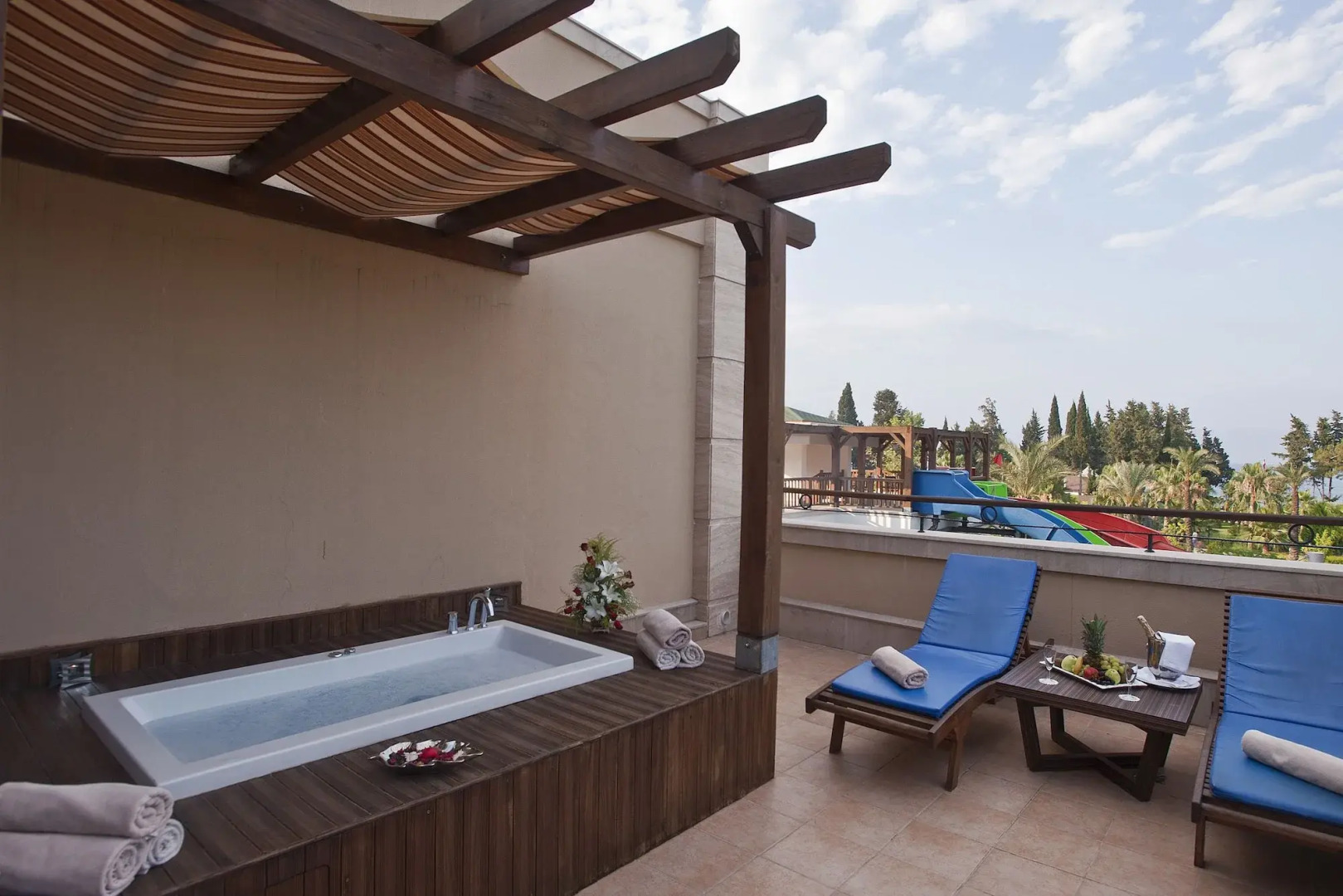 Crystal De Luxe Comfort Collection