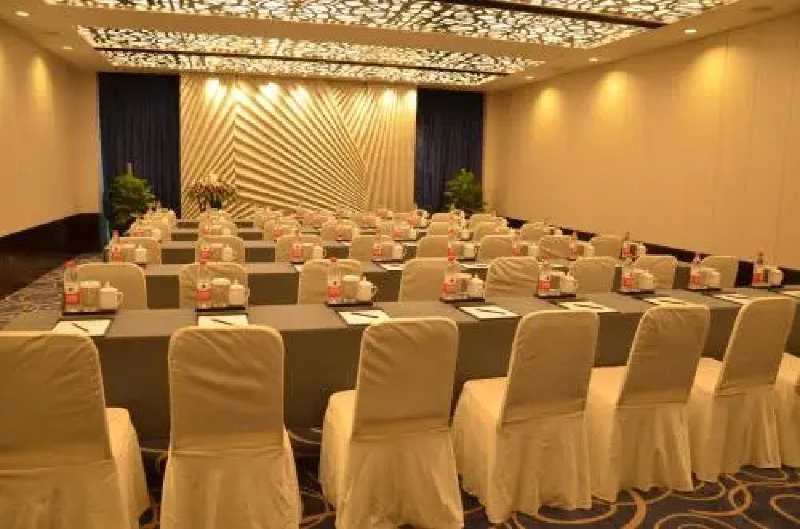 Ningbo East Harbour Hotel