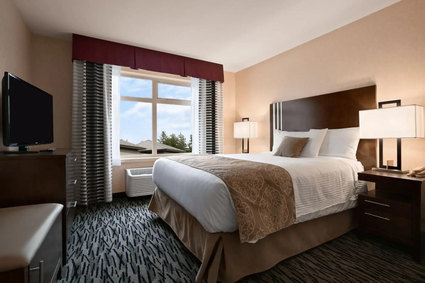 Best Western Plus Pitt Meadows Inn & Suites