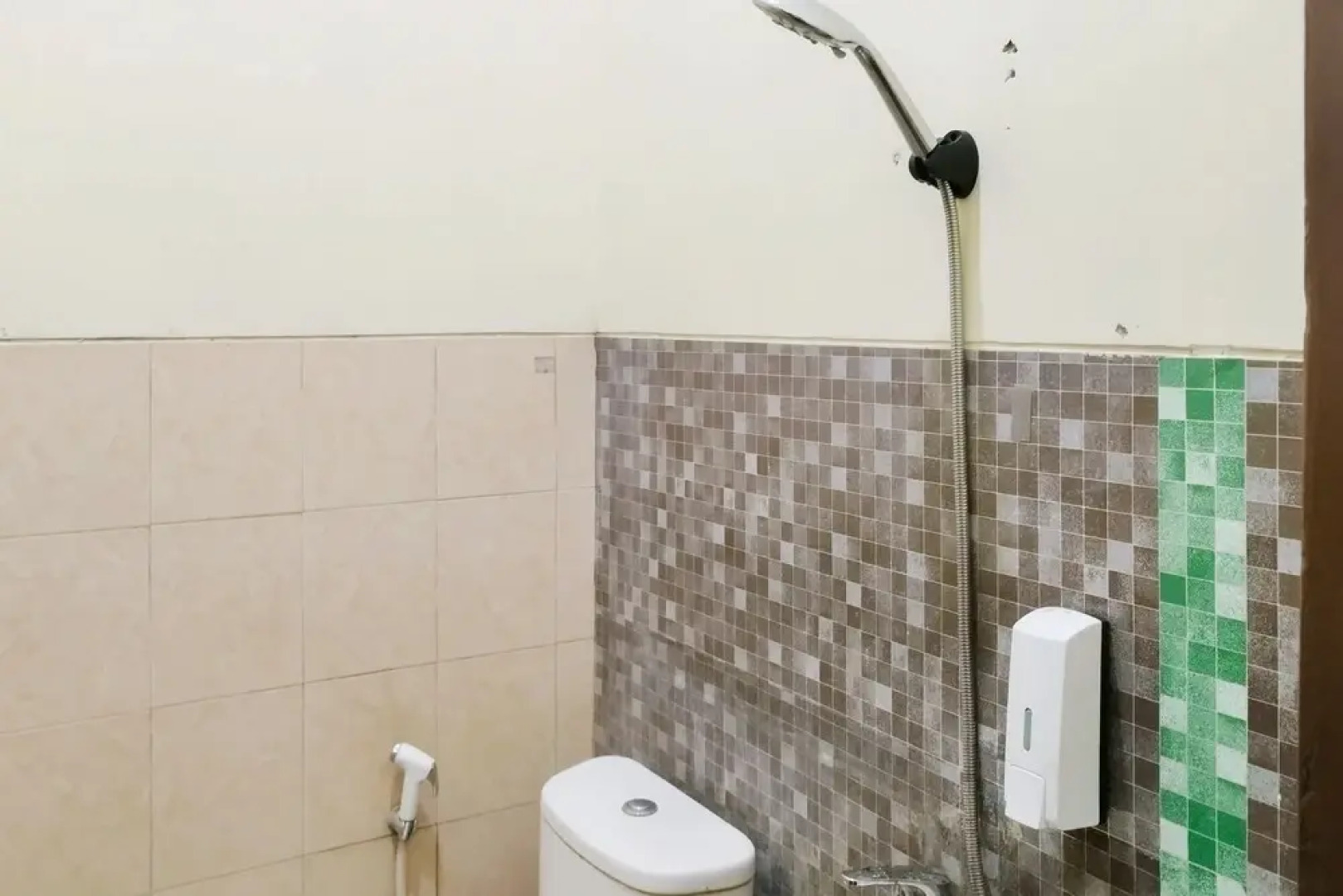 RedDoorz @ Guesthouse Oemah Opa Metro Lampung