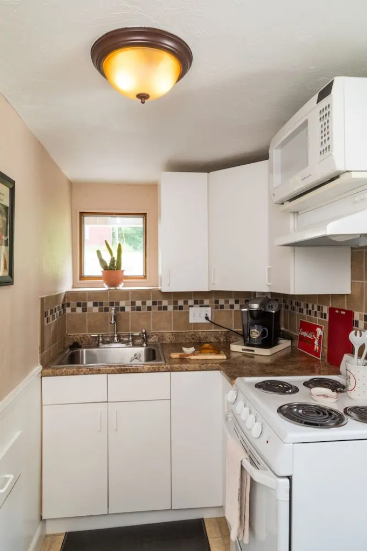 Lake House at Ferry Point