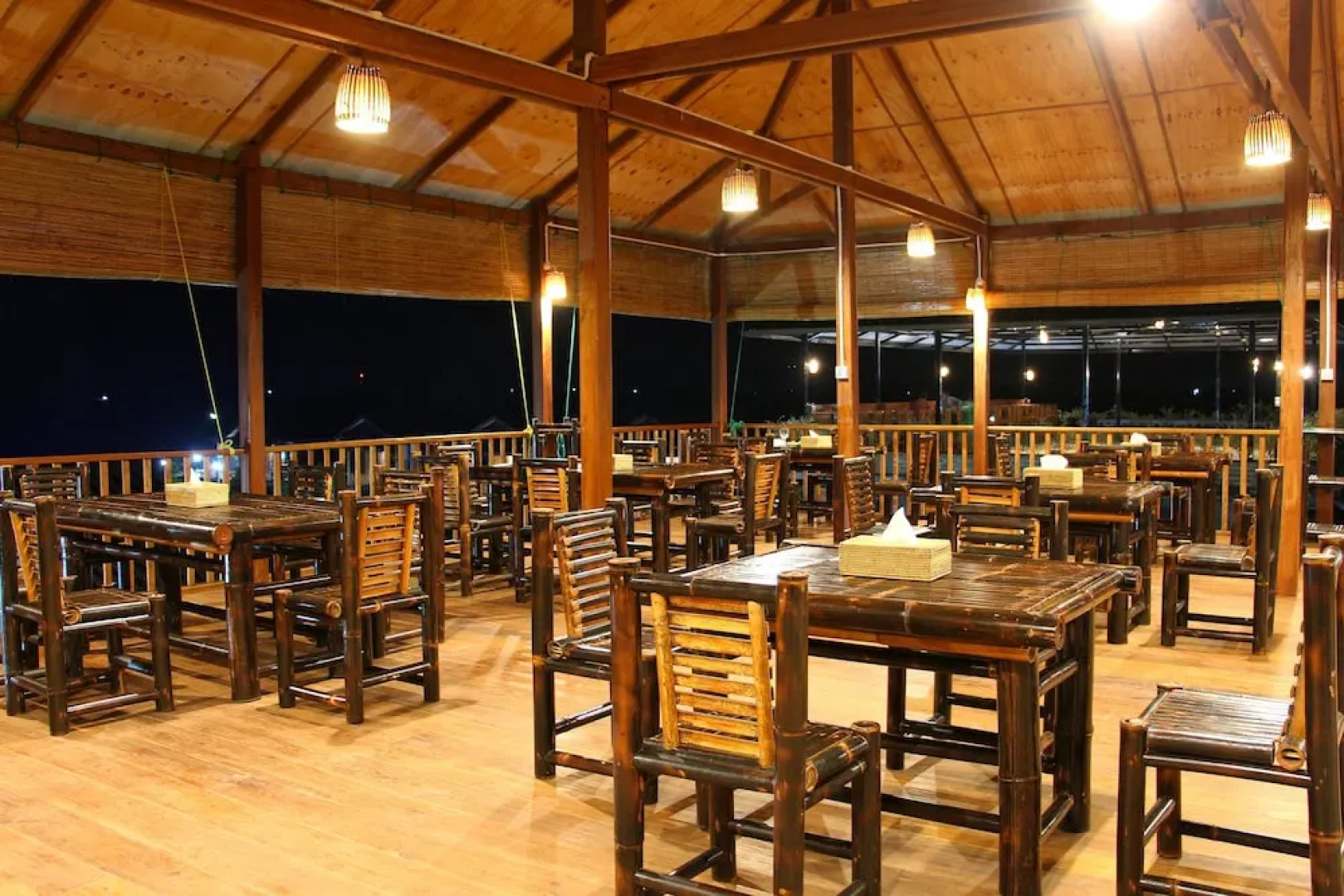 Demoso Lodge - Hostel