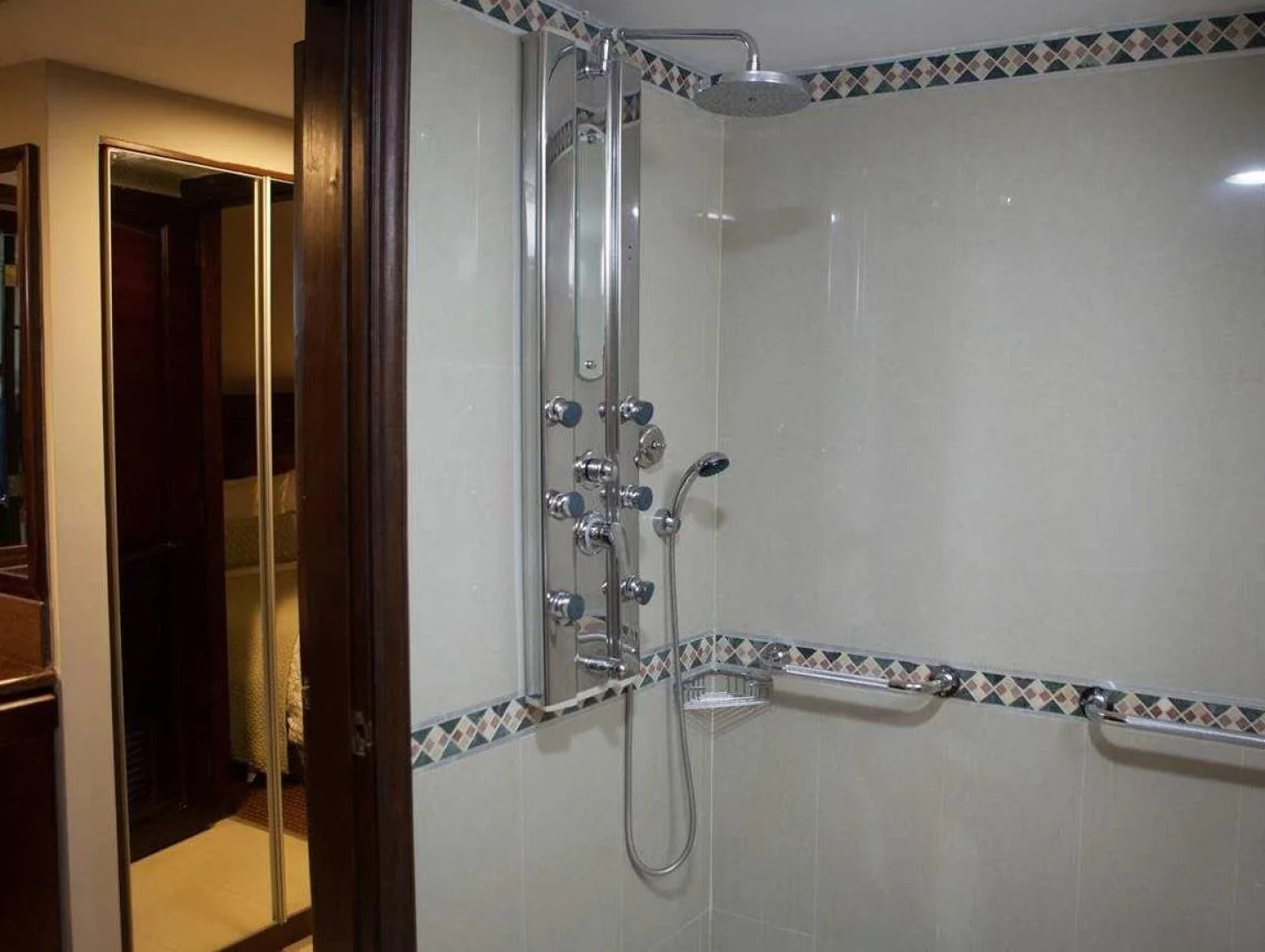 Embassy Suites By Hilton Valencia-Downtown