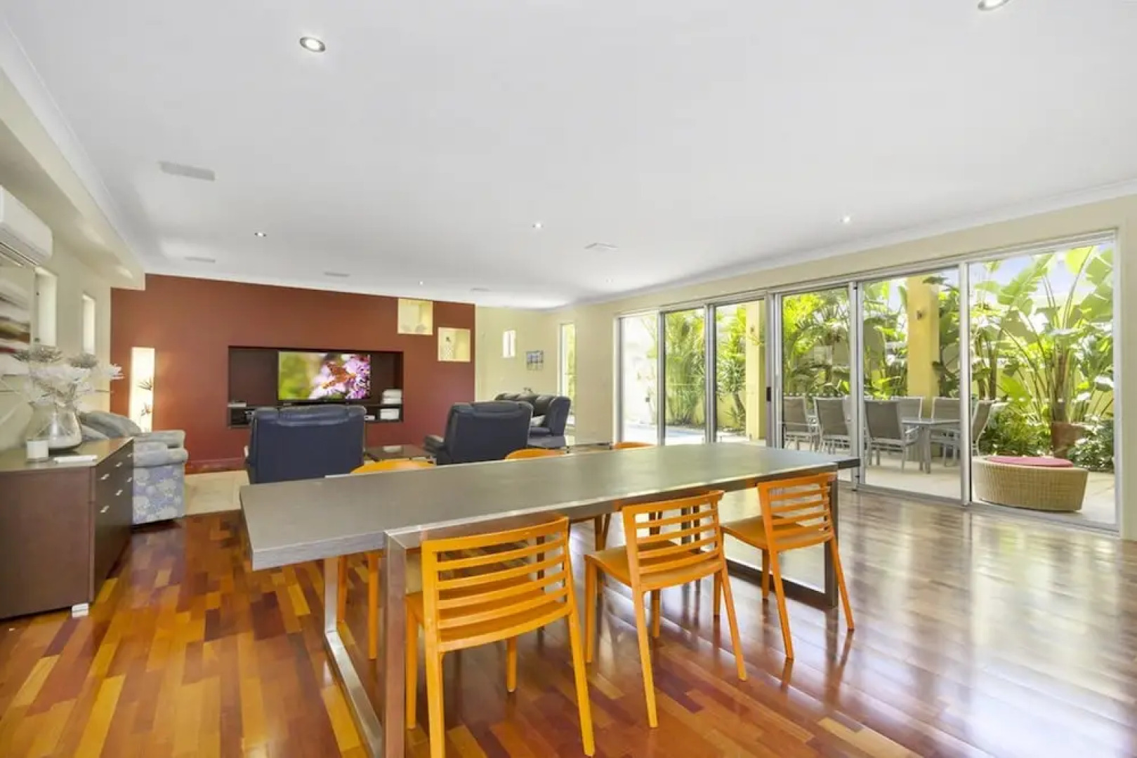 Angourie House - Salt Village