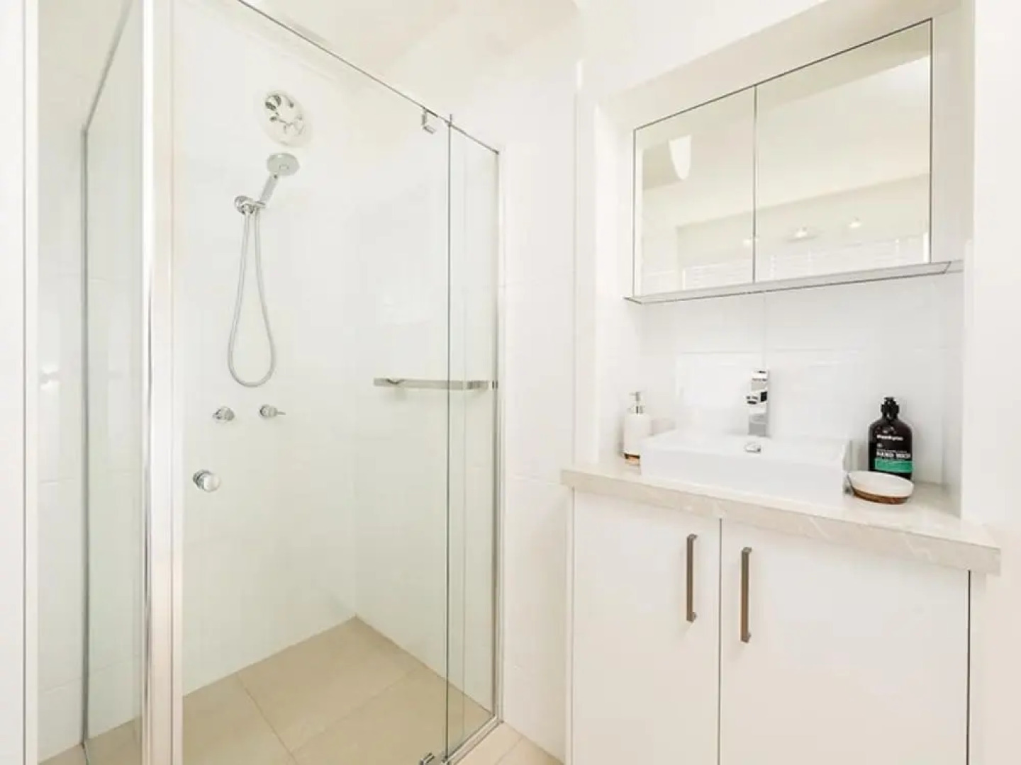 Rustic Charm - Central & Sophisticated