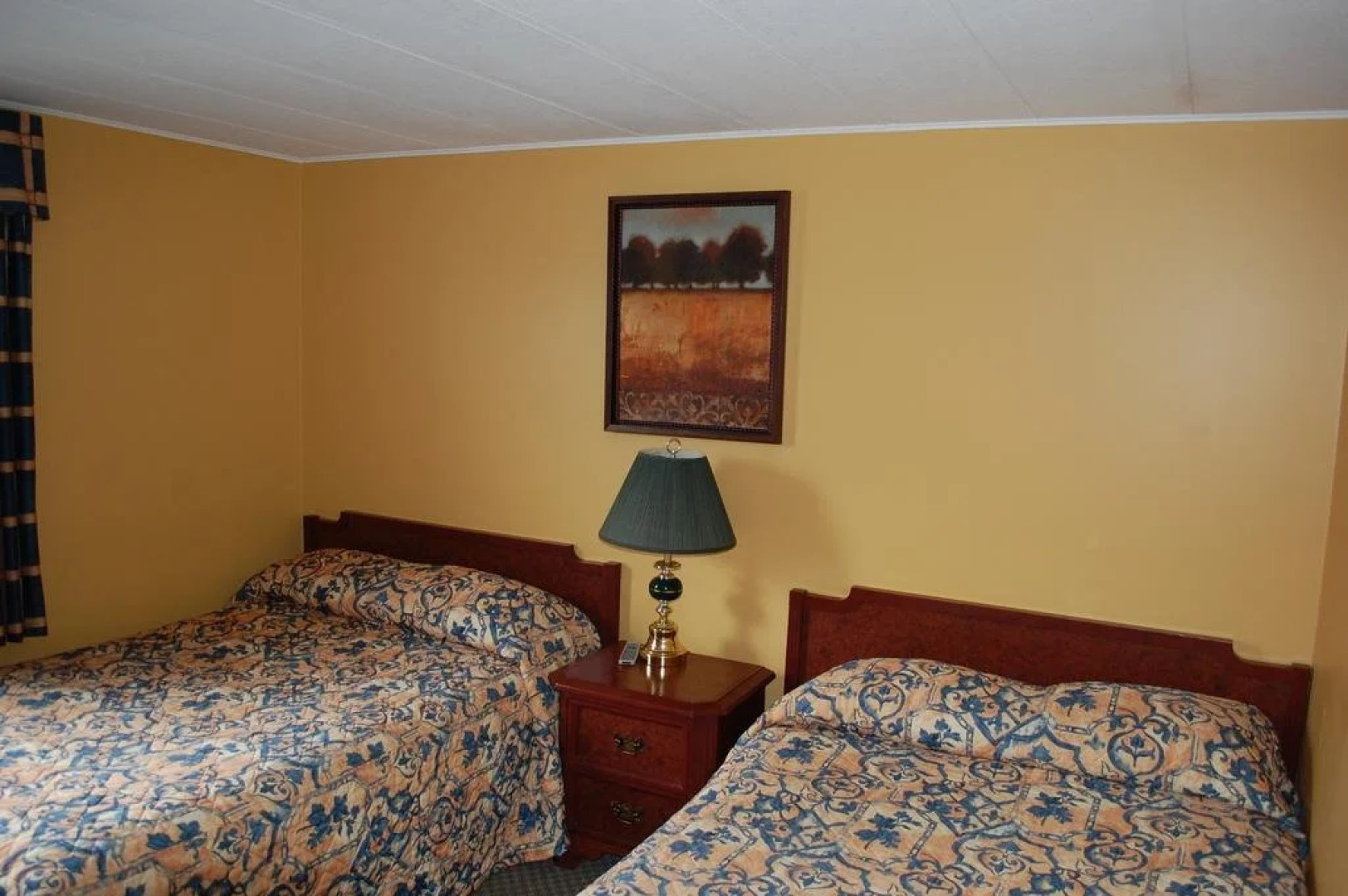 Edge of the Avalon Inn