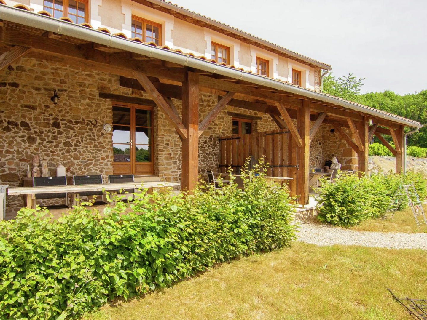 Beautiful domain with two heated swimming pools near a beautiful golf course