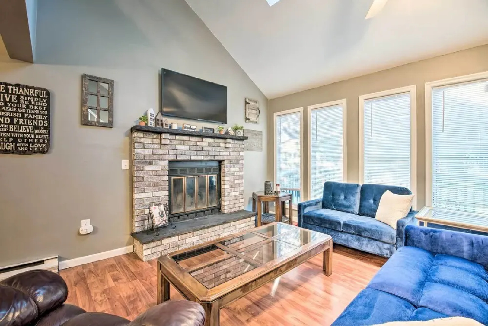 Poconos House w/ Large Deck, Gas Grill & Fire Pit!