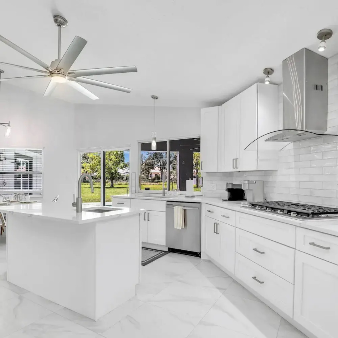 Luxury 6 000 Sqft Oasis Pool Sleeps 16