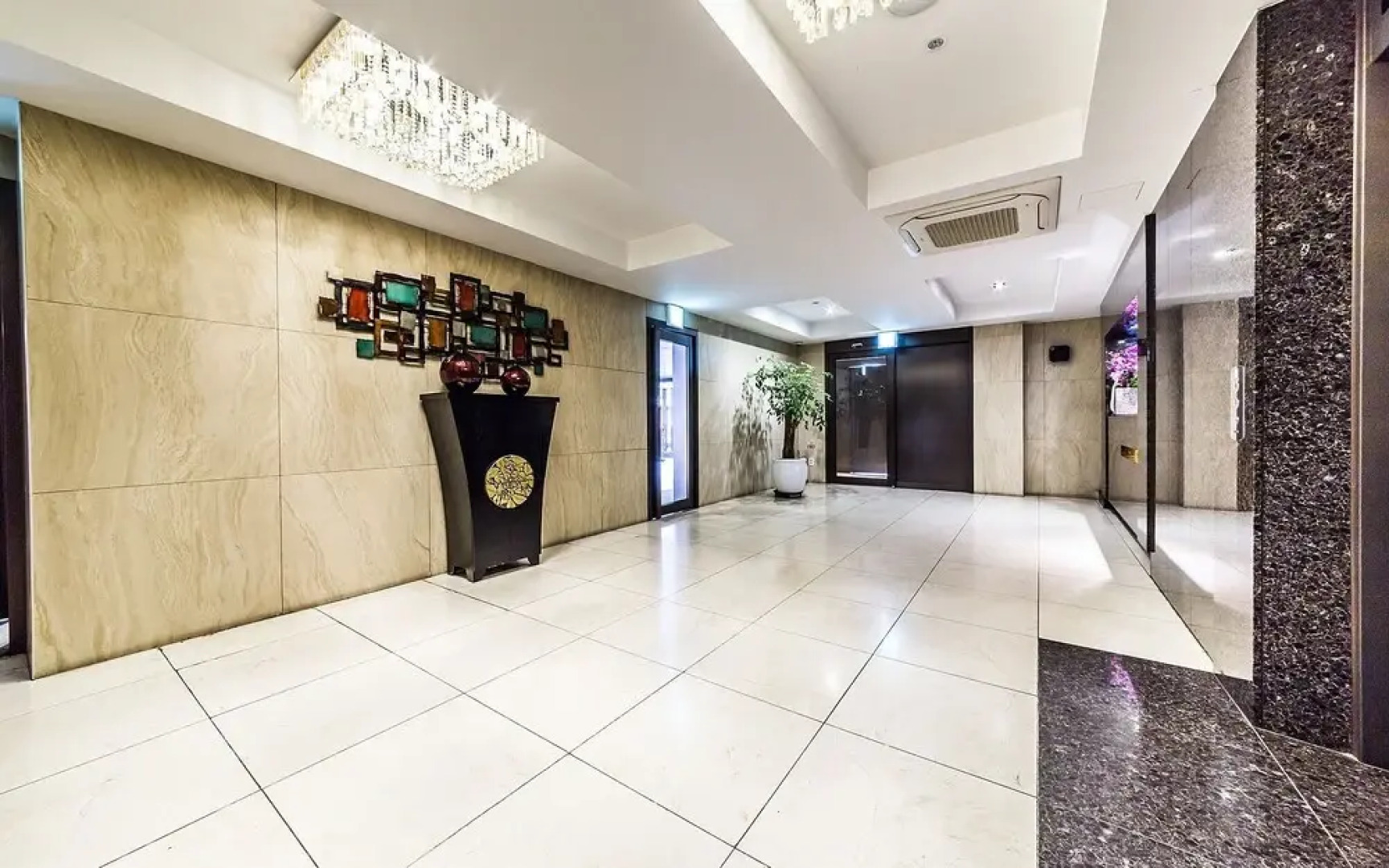 Guangming Cherbourg Hotel