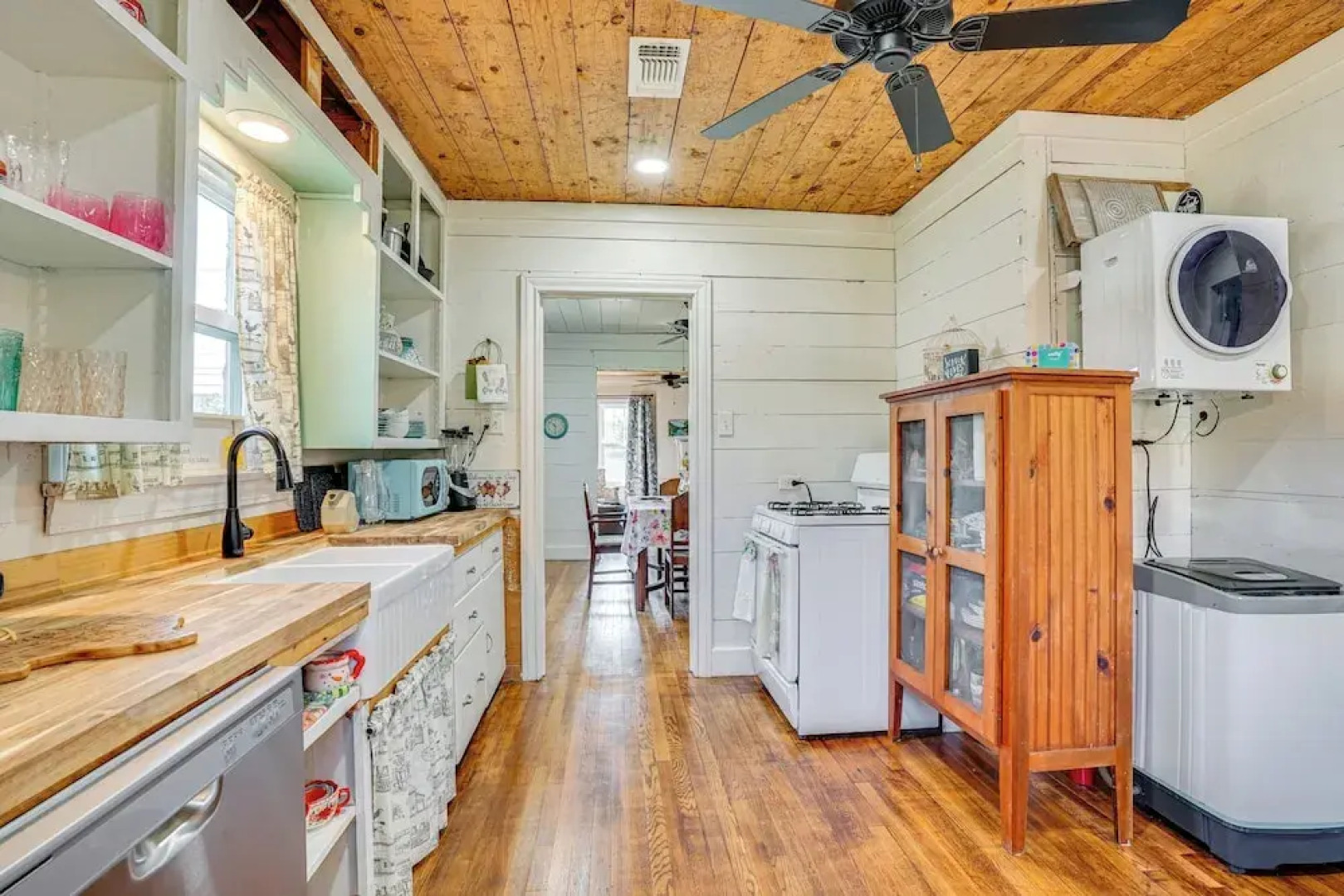 4 Mi to Dinosaur Valley: Rustic Glen Rose Cottage!