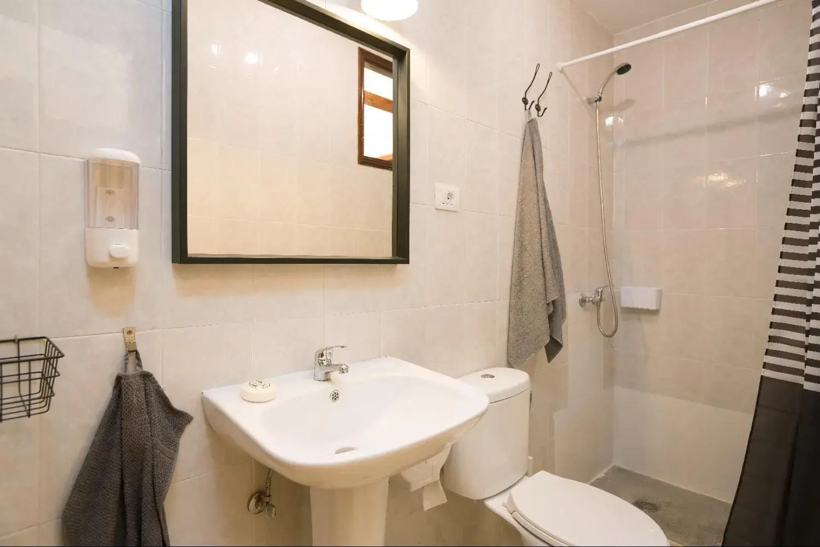 Ventana Azul Surf Hostel