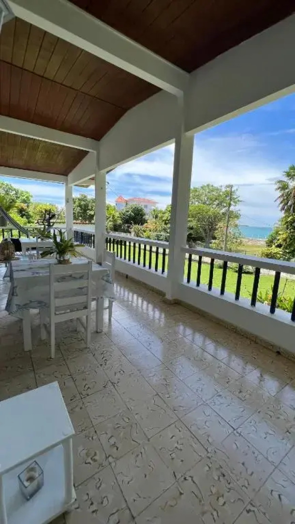 La Perla de Farallon Bed and Breakfast