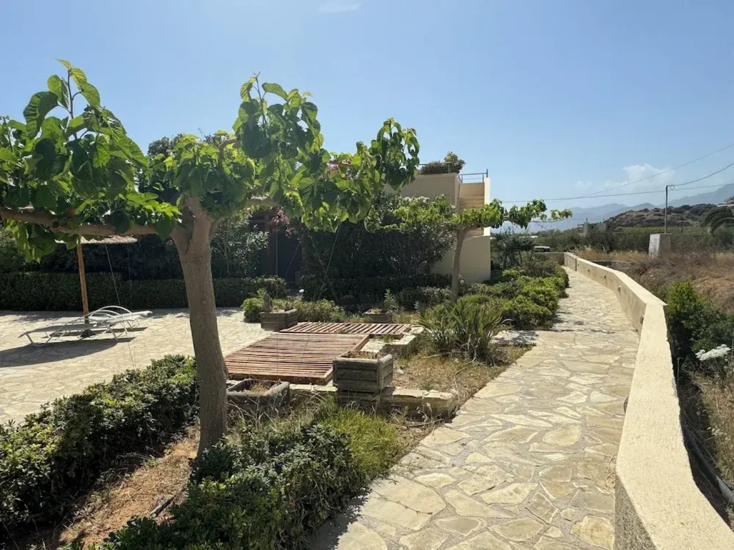 Elegant, Modern With Shared Swimming Pools