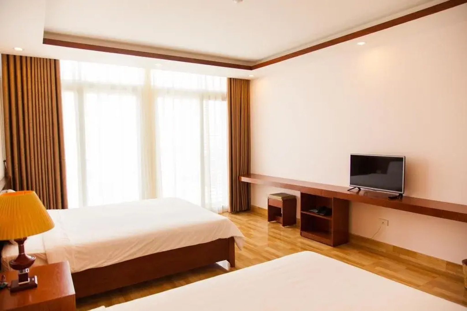 Tuan Chau Marina Hotel