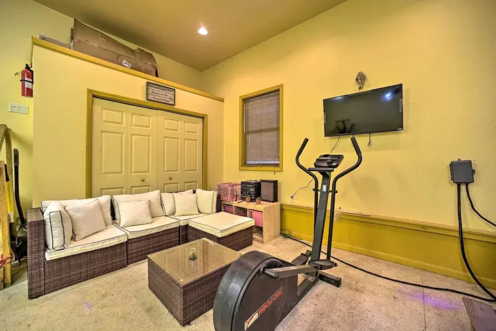 Charming New York Chalet w/ Hot Tub & Game Room!