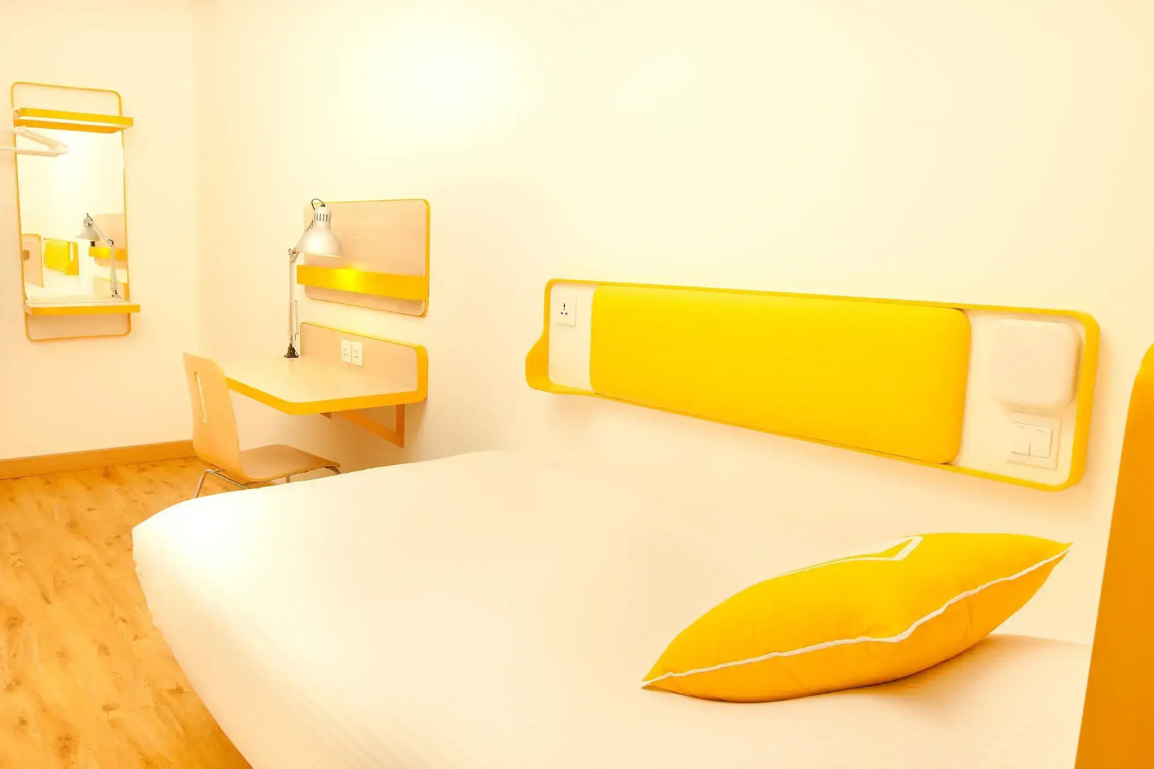 Bloomrooms @ Link Road