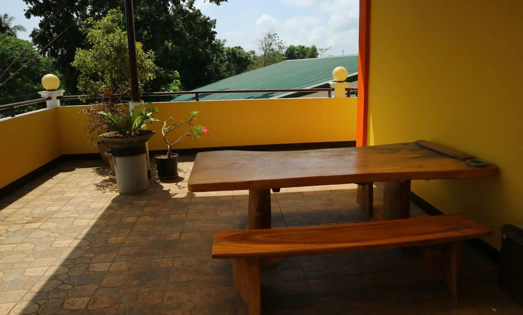 Lola Charing Pension