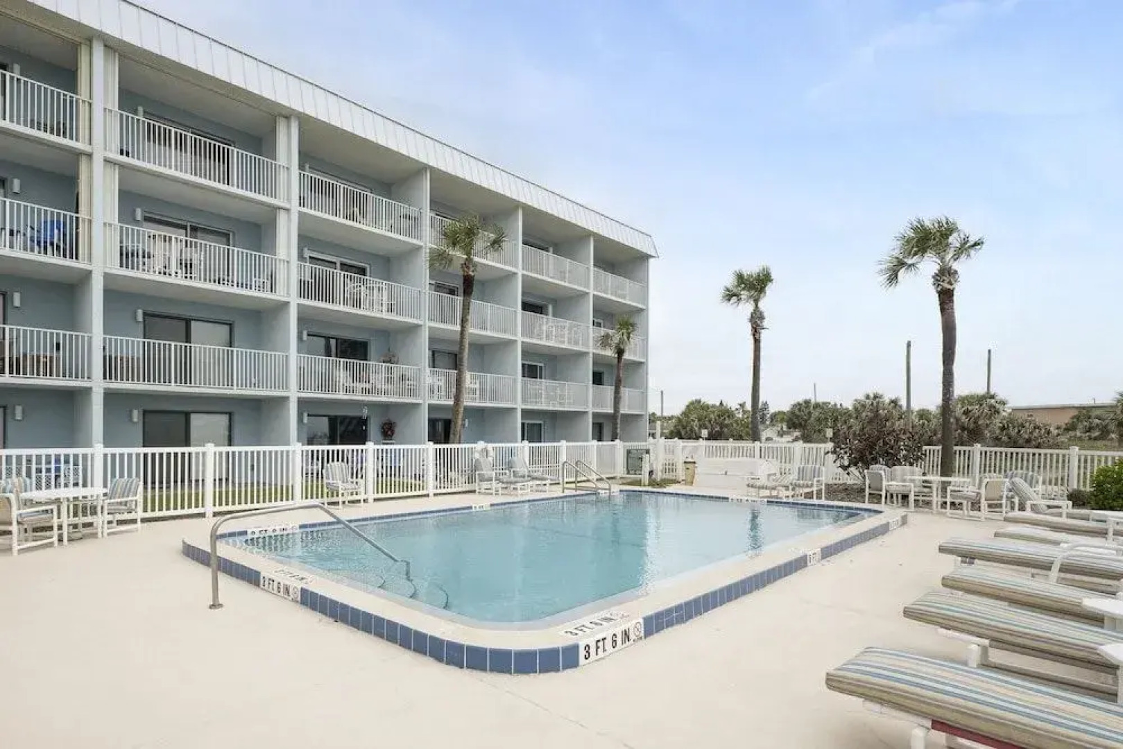 Starboard Light by VTrips