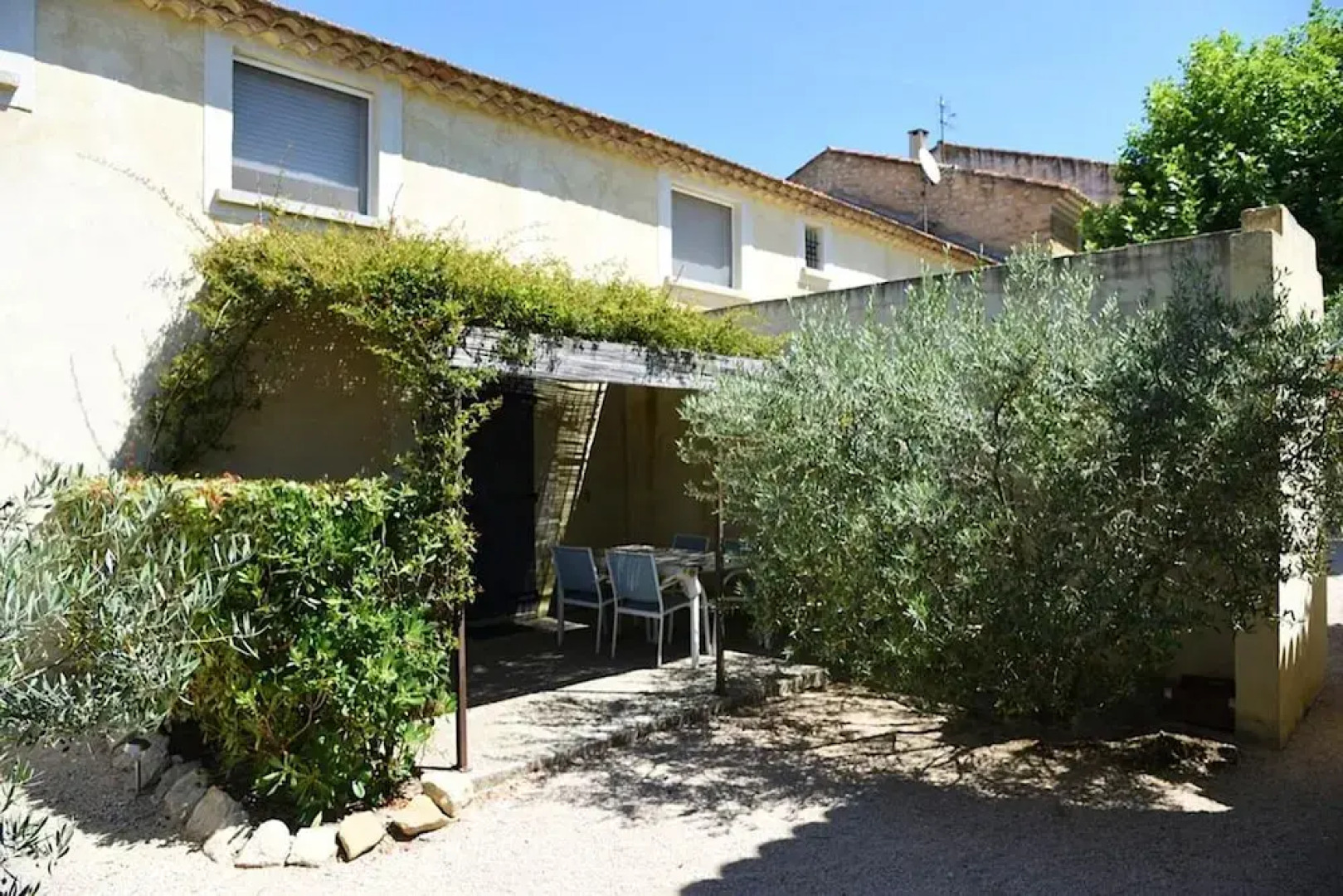 Apartment With 2 Bedrooms in Monteux, With Shared Pool, Enclosed Garden and Wifi - 80 km From the Beach