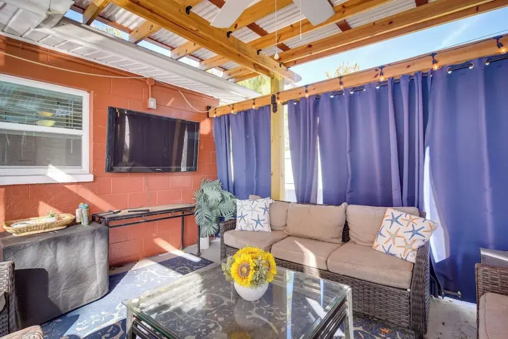 Pinellas Park Escape w/ Heated Pool!