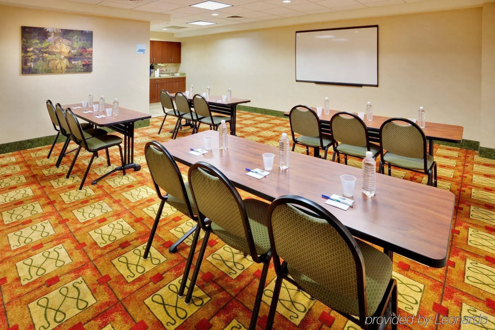 Holiday Inn Express & Suites Bradley Airport by IHG