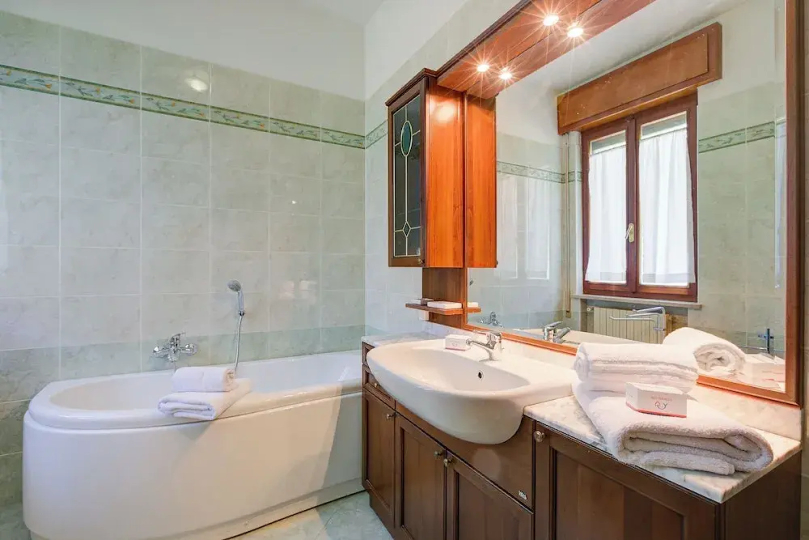 A Due Passi Dal Bosco