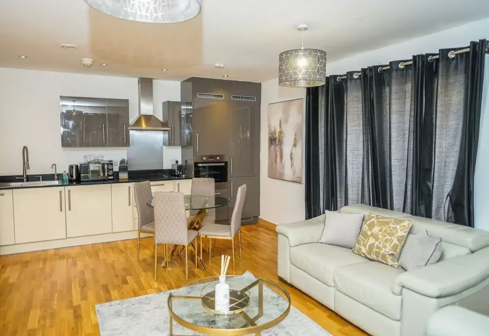 Dartford Luxury 2 Bed Apartment