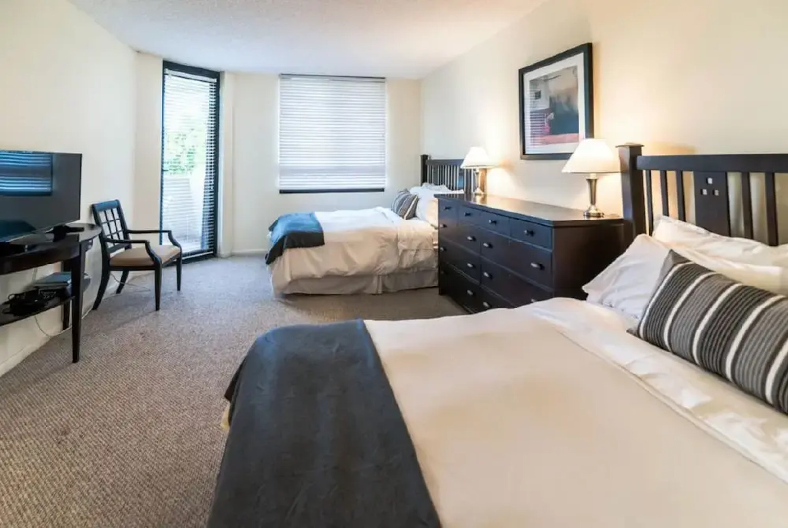 Stunning Spacious Miami Beach 3 Bedroom Condo 6 Guests